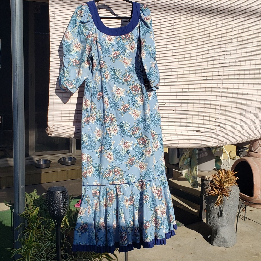 Hawaii UTY mu'umu'u honu turtle print maxi dress
